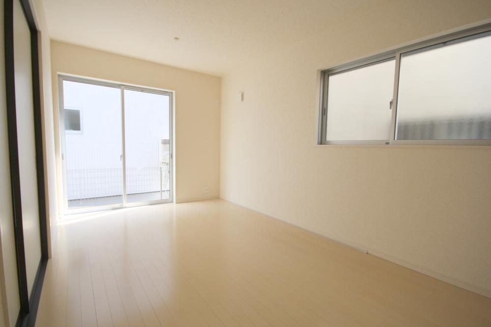 Same specifications photos (living). Example of construction