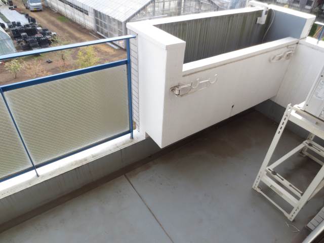 Balcony. Spacious balcony