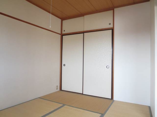 Living and room. Japanese-style room to settle