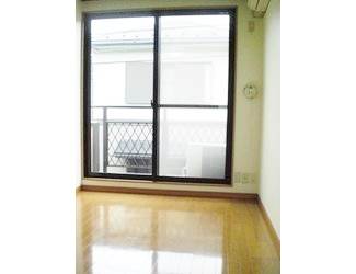 Living and room. A bright room