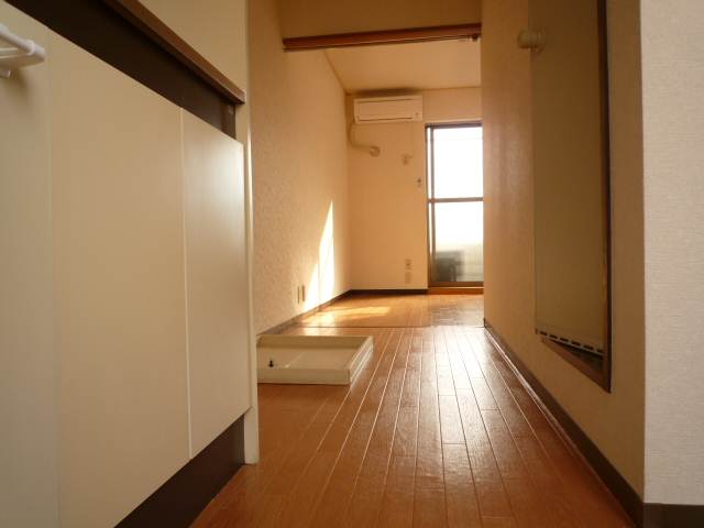 Entrance. Seen from the front door