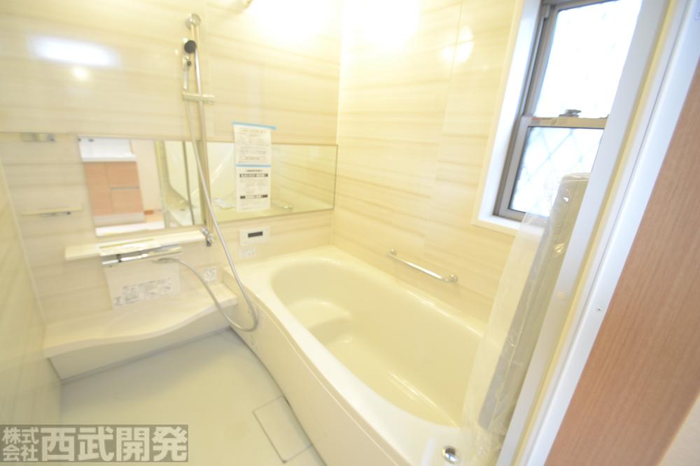 Wash basin, toilet. Hitotsubo ・ Window barrier-free type ventilation drying with machine bathroom