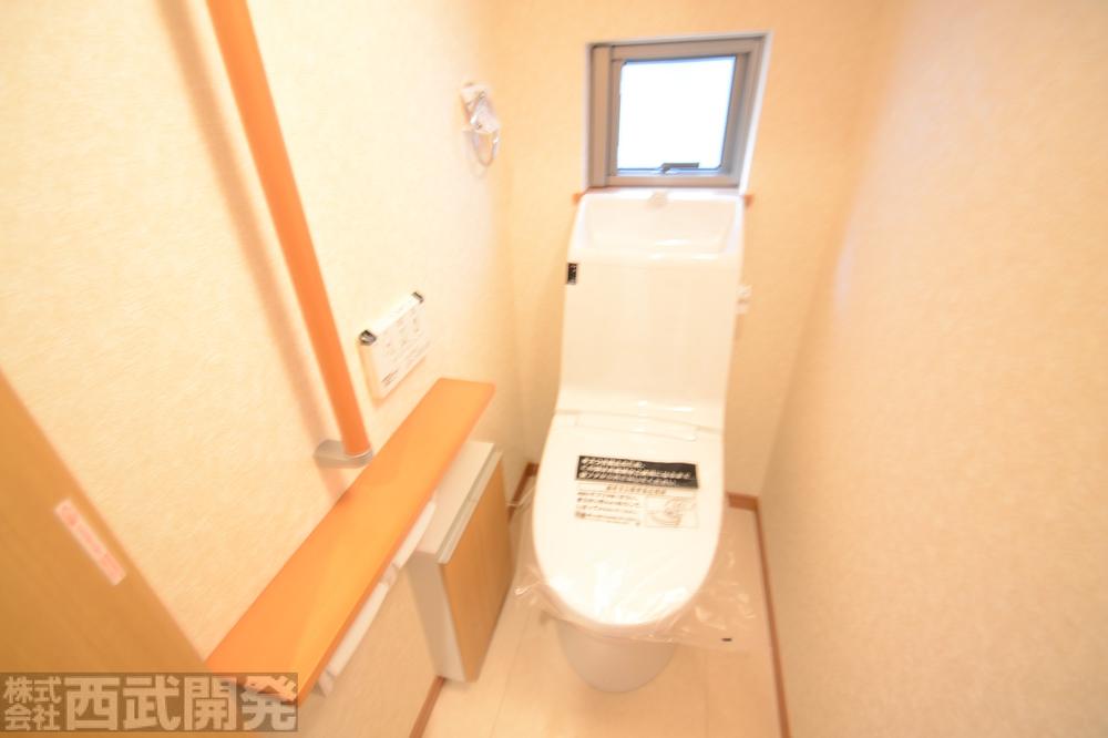 Toilet. 1st floor ・ Second floor Washlet With handrail