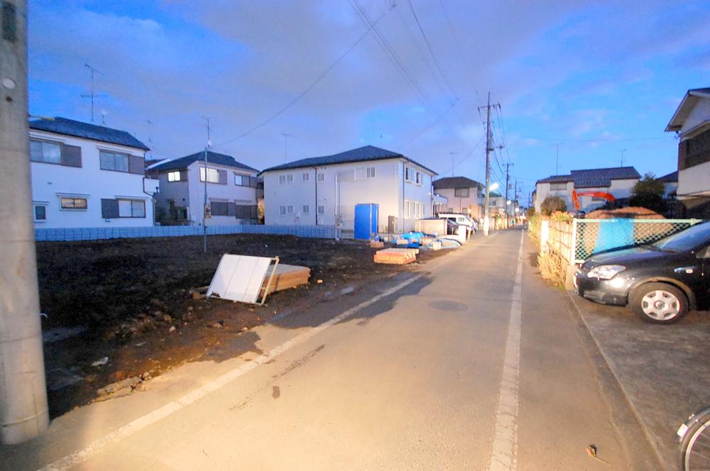 Local photos, including front road. December 2013 shooting