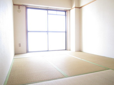 Living and room.  ☆ Day is also good ☆