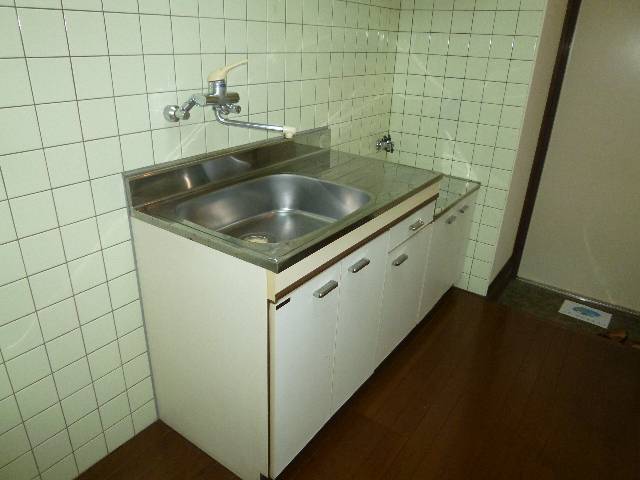 Kitchen. Spacious kitchen