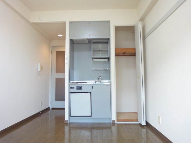 Kitchen. Clean kitchen