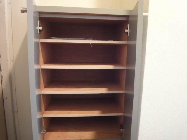 Entrance. Yes shoe box