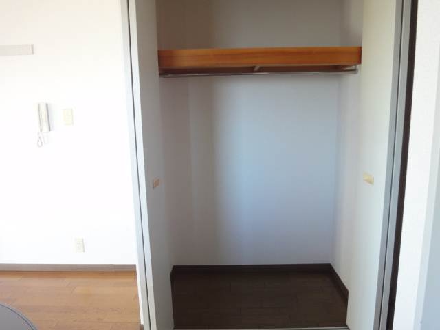 Receipt. Storage lot