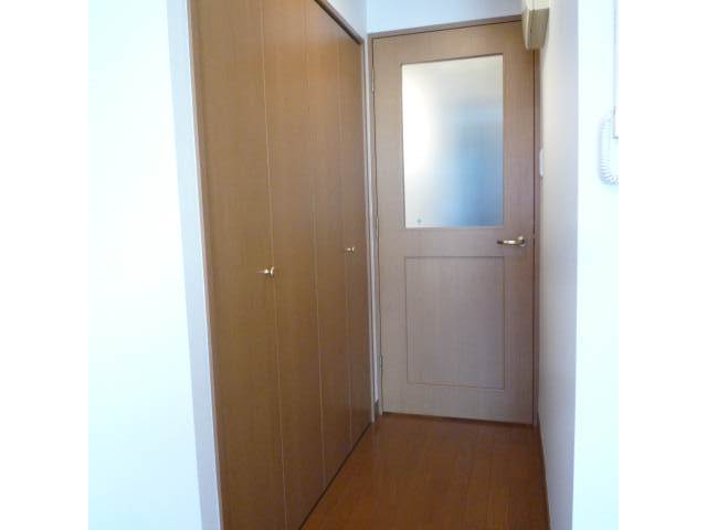 Receipt. Like this and close the door