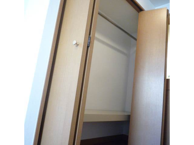 Receipt. Easy-to-use closet type