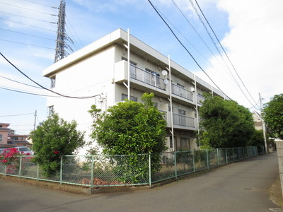 Building appearance. Quiet living environment