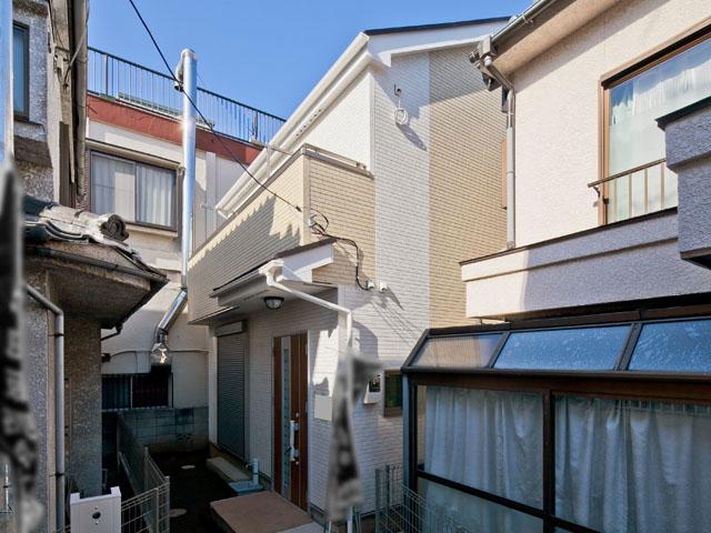 Local appearance photo. Local (12 May 2013) Shooting