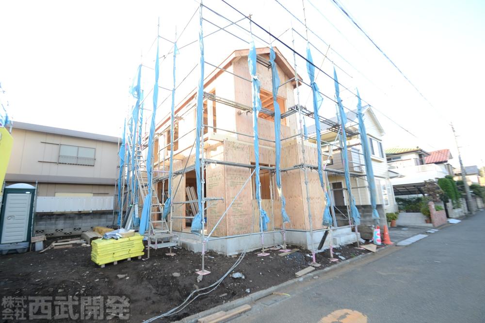 Local photos, including front road. Local (10 May 2013) Shooting This selling local