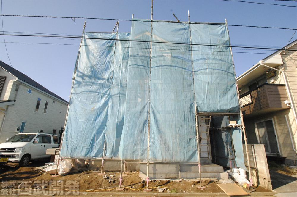 Local photos, including front road. Local (12 May 2013) Shooting This selling local