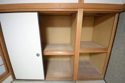 Receipt. Storage lot