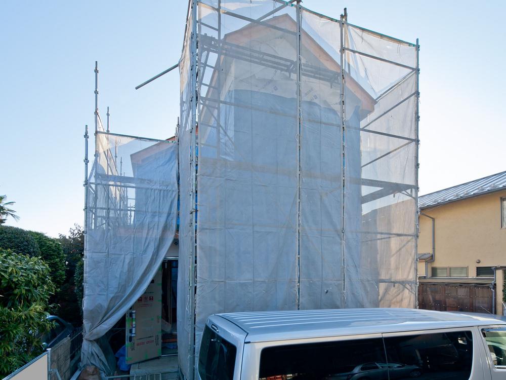 Local photos, including front road. Local (12 May 2013) Shooting