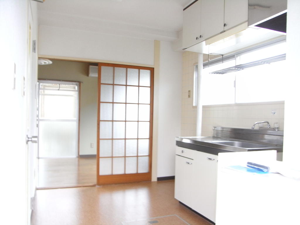 Living and room. Corner room, Bright and airy ◎