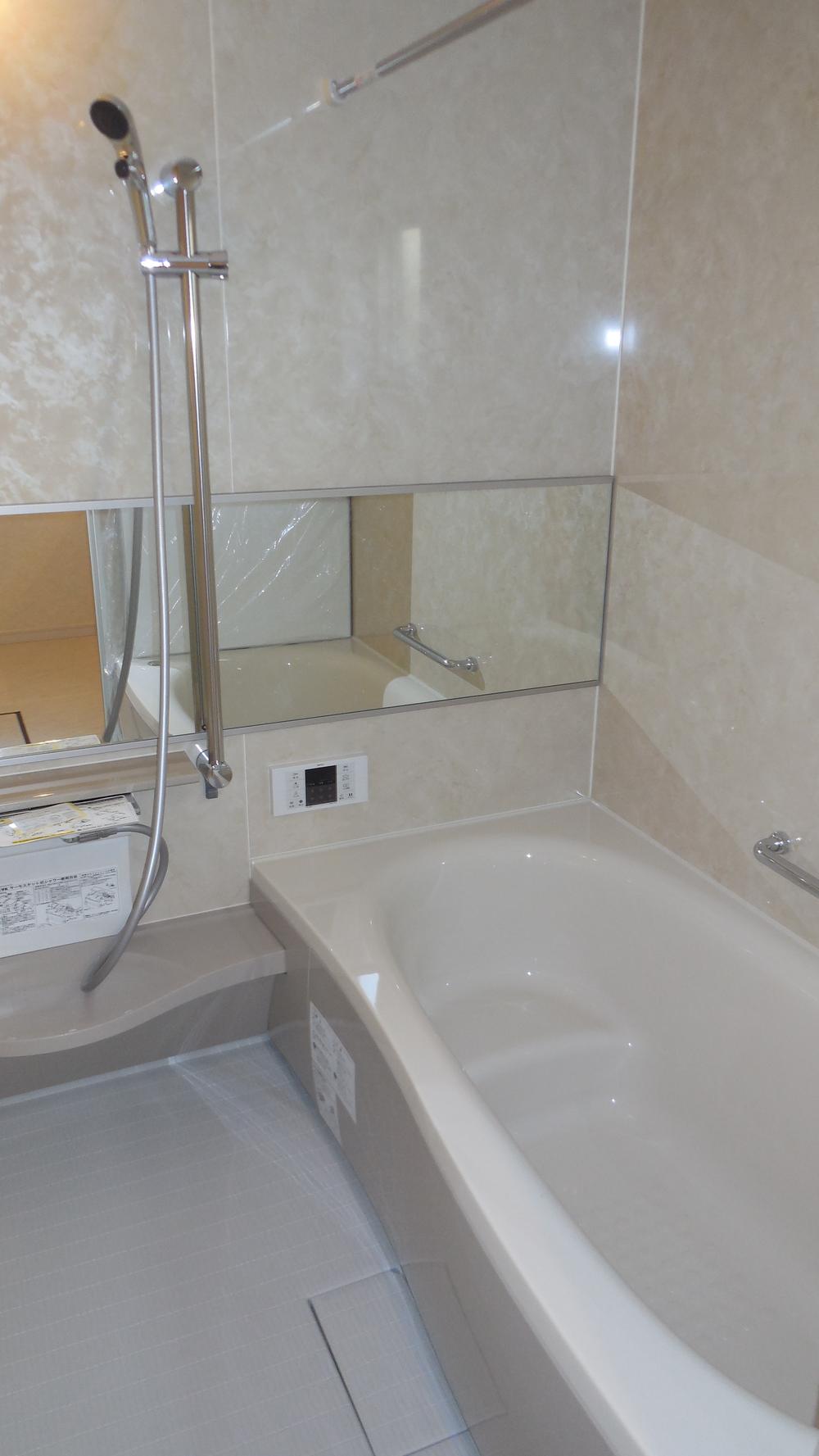 Bathroom. Indoor (12 May 2013) Shooting