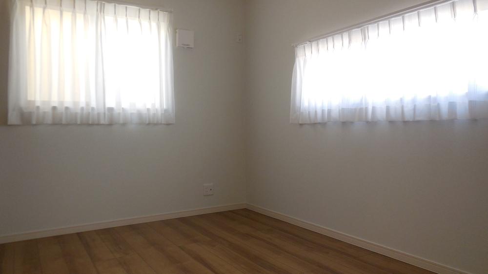 Non-living room. Indoor (12 May 2013) Shooting