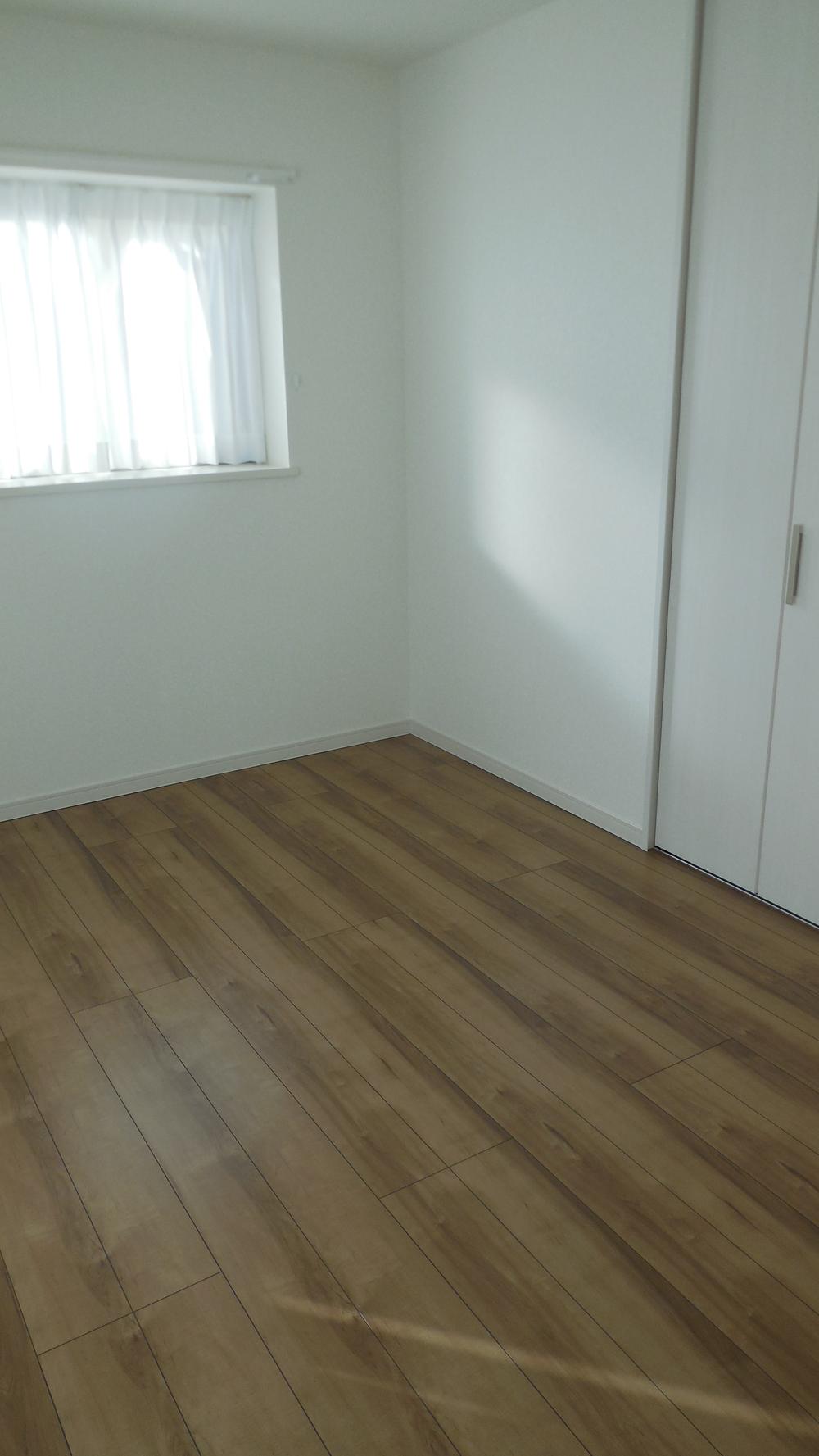 Non-living room. Indoor (12 May 2013) Shooting