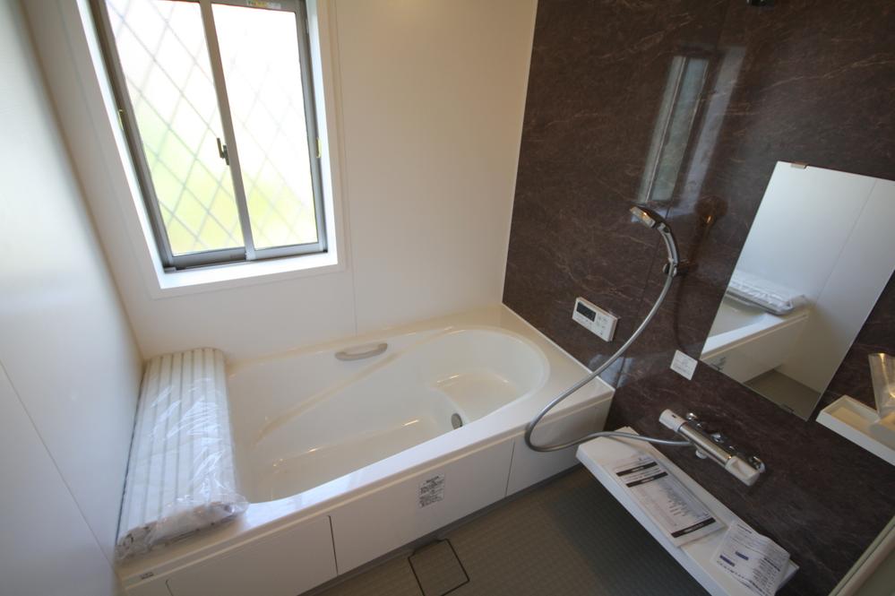 Bathroom. Local Photos