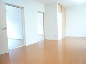 Living and room. Southeast