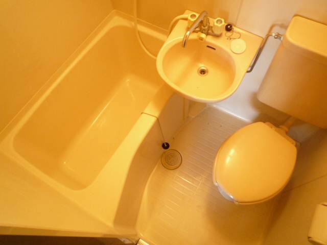 Bath. Easy unit bus of cleaning