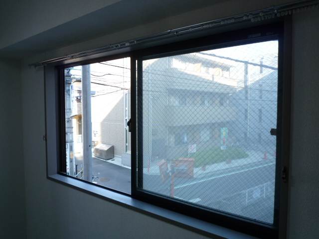 Other Equipment. Corner room two-sided lighting