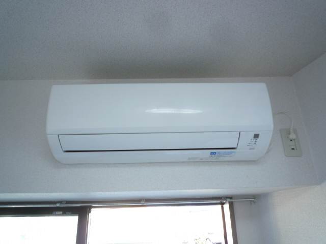 Other Equipment. Clean air-conditioned rooms