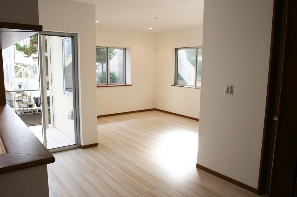 Living. ● windows of there feeling of opening a lot of living: 2013 November shooting