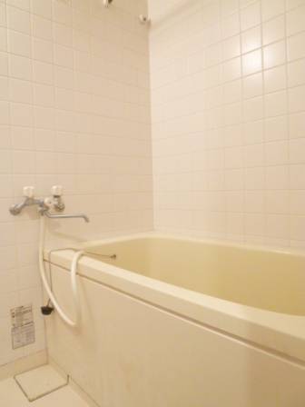 Bath. Reheating, With bathroom dryer