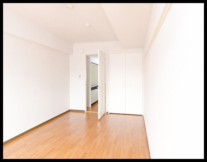 Living and room. ☆ 8.1 Pledge room ☆