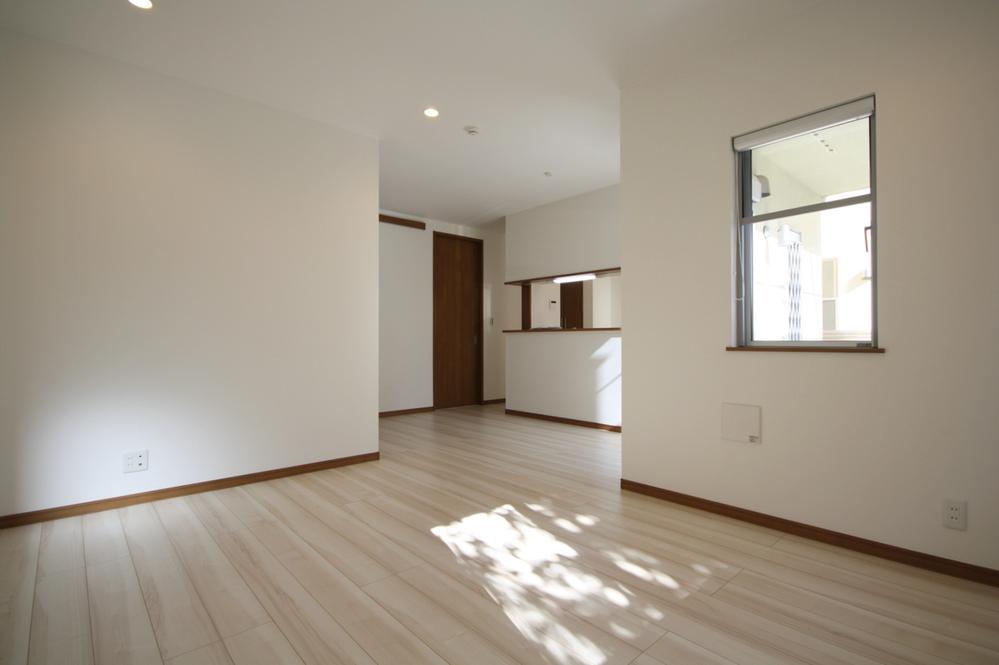 Living. Local Photos