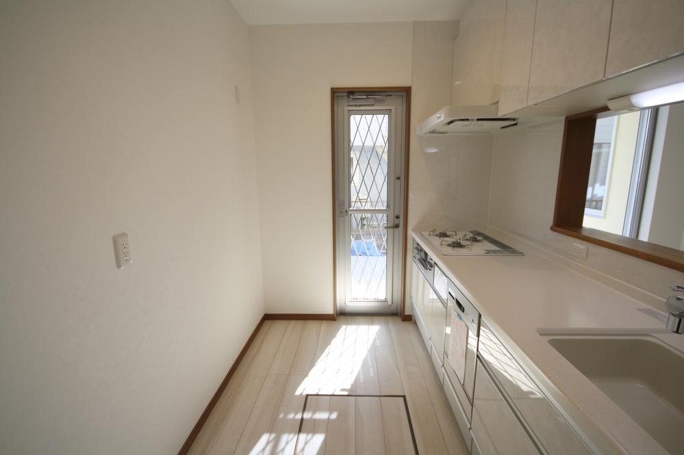 Kitchen. Local (11 May 2013) Shooting