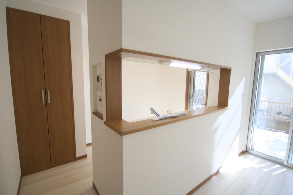 Kitchen. Local Photos