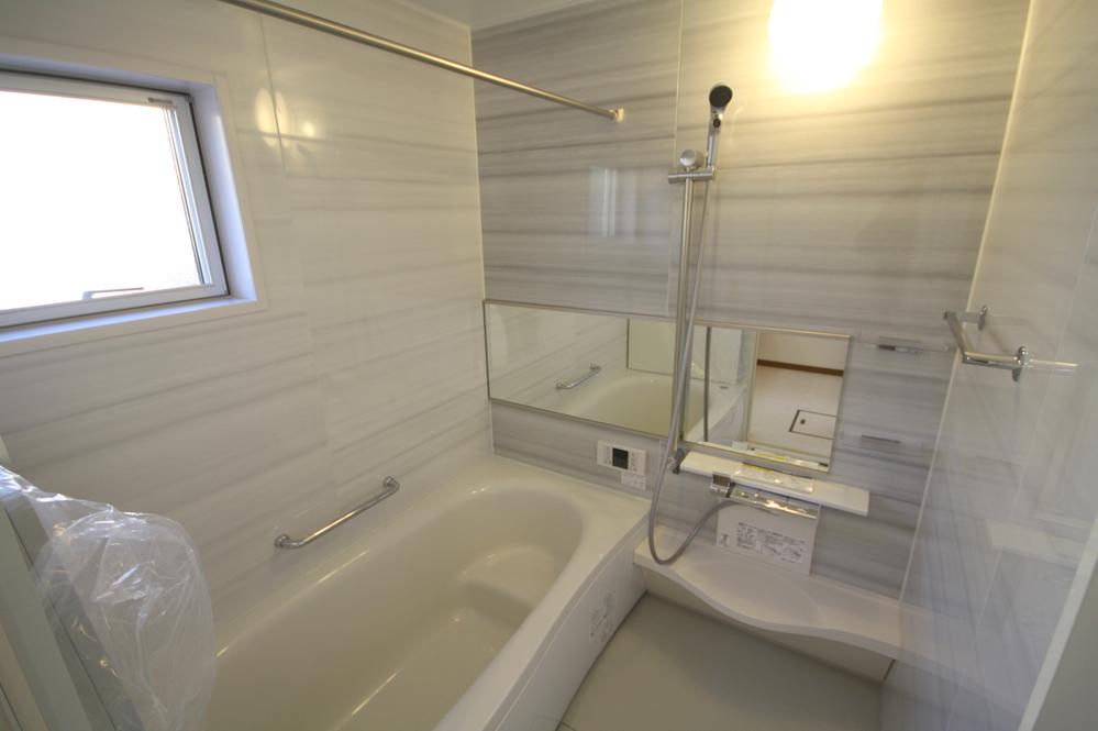 Bathroom. Local (11 May 2013) Shooting