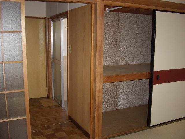 Receipt. Closet is storage capacity full