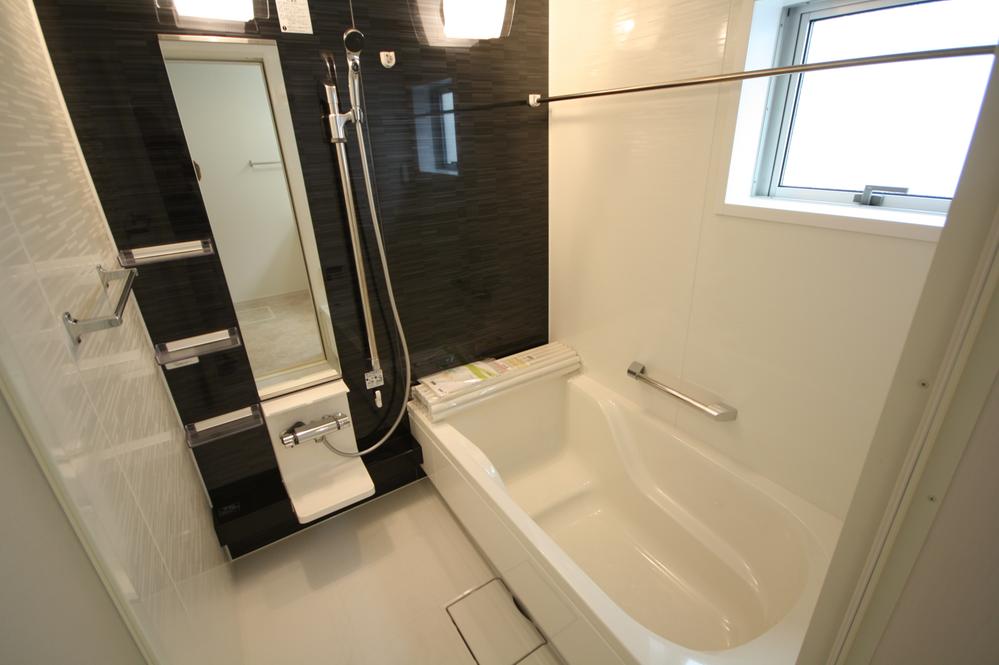 Bathroom. Indoor (11 May 2013) Shooting