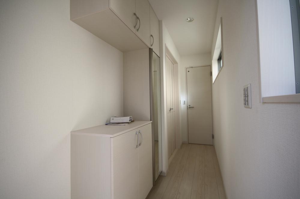 Entrance. Indoor (11 May 2013) Shooting