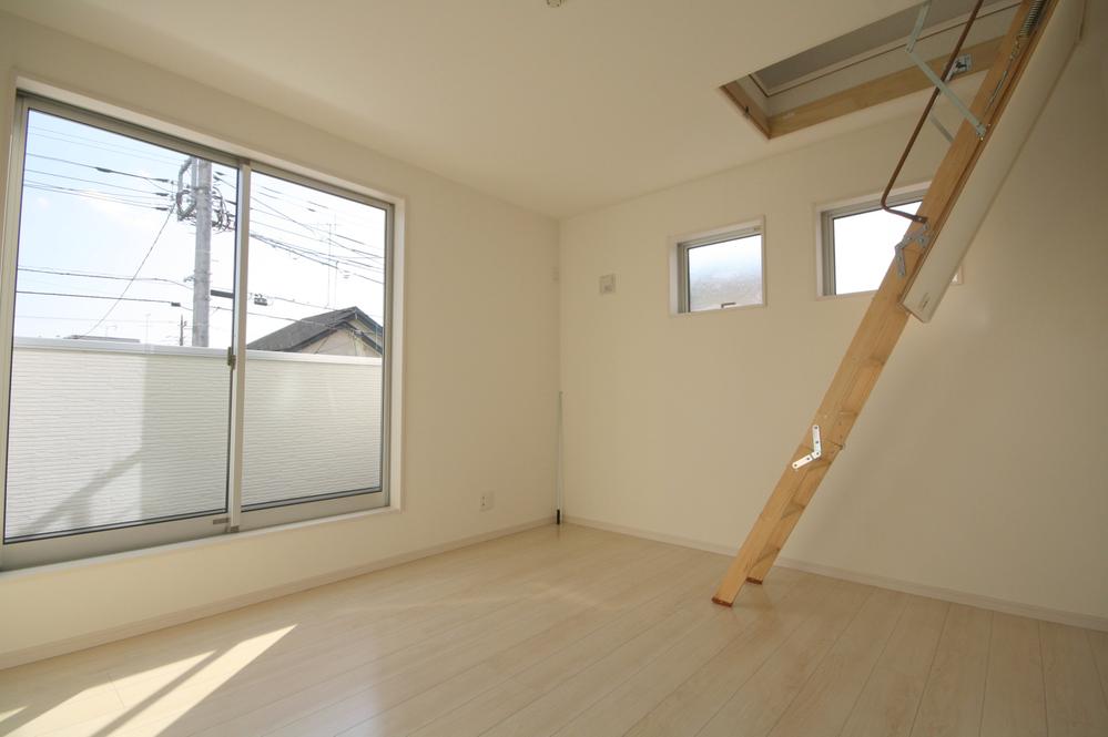 Non-living room. Indoor (11 May 2013) Shooting