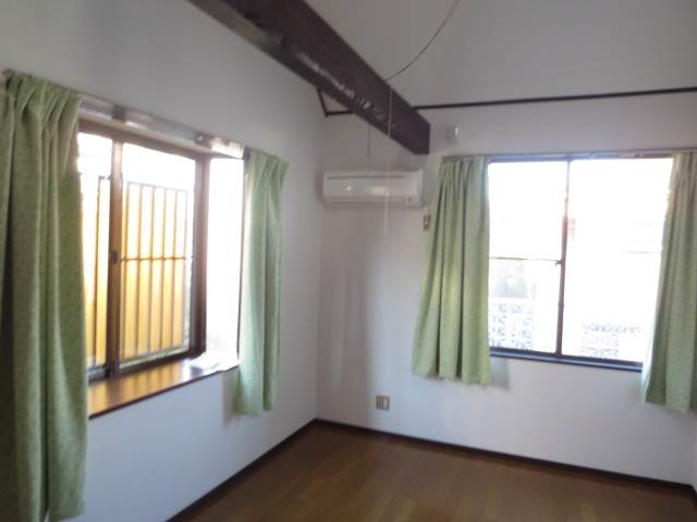 Living and room. A bright room