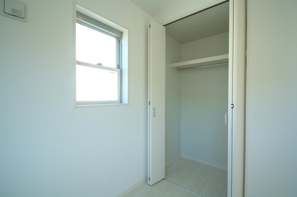 Non-living room. Local Photos