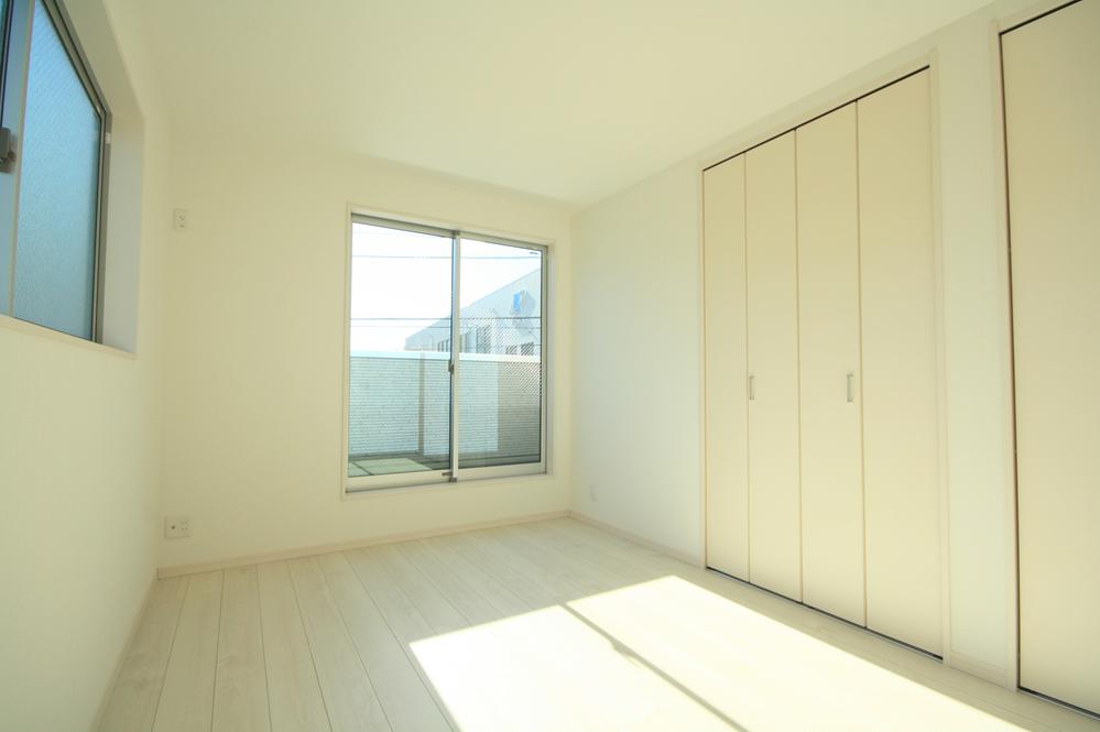 Non-living room. Local Photos