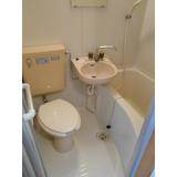 Bath. Effortless unit bus cleaning