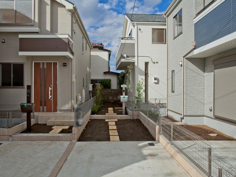 Local appearance photo. Local (10 May 2013) Shooting