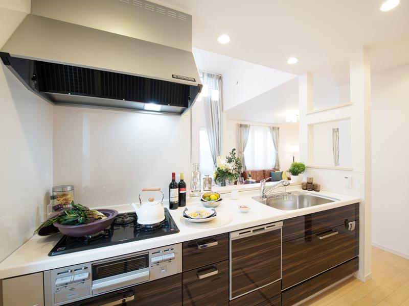 Kitchen. Mixing faucet water purifier built-in, Equipped with dishwashers standard. It is bright and easy-to-use kitchen at the counter the adoption of the entire building full open type. Kitchen (same specifications)