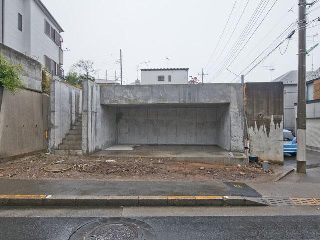 Local appearance photo. Local (11 May 2013) Shooting