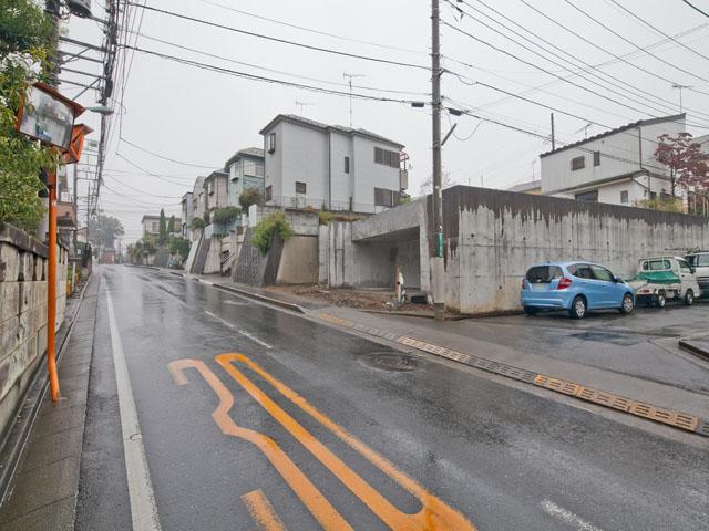 Local photos, including front road. Local (11 May 2013) Shooting