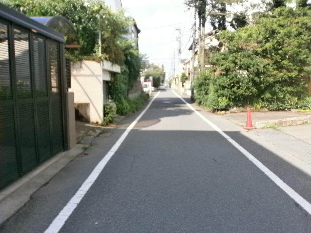 Local photos, including front road. Local (11 May 2013) Shooting